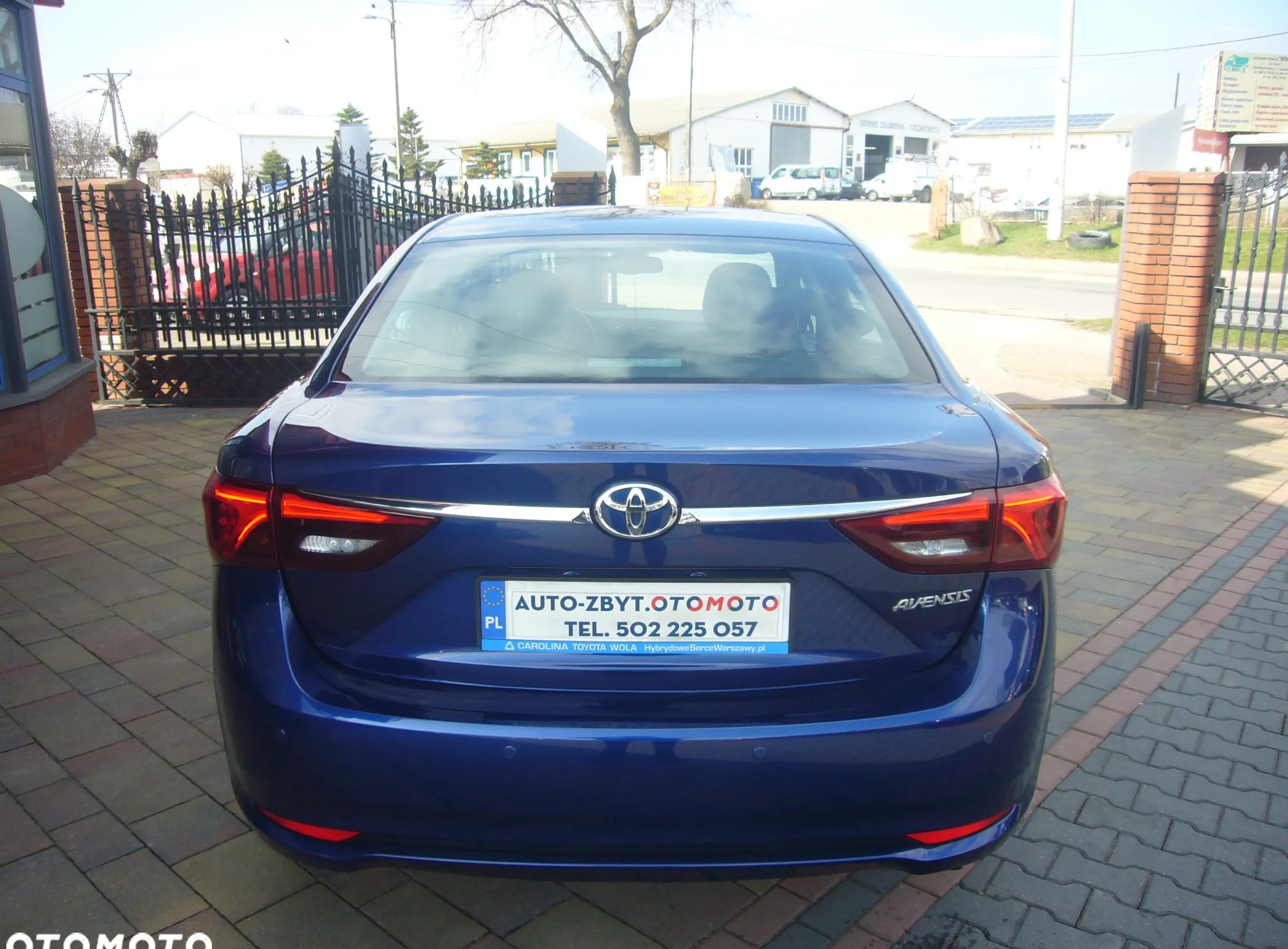 Toyota Avensis cena 48500 przebieg: 195000, rok produkcji 2017 z Piotrków Kujawski małe 211